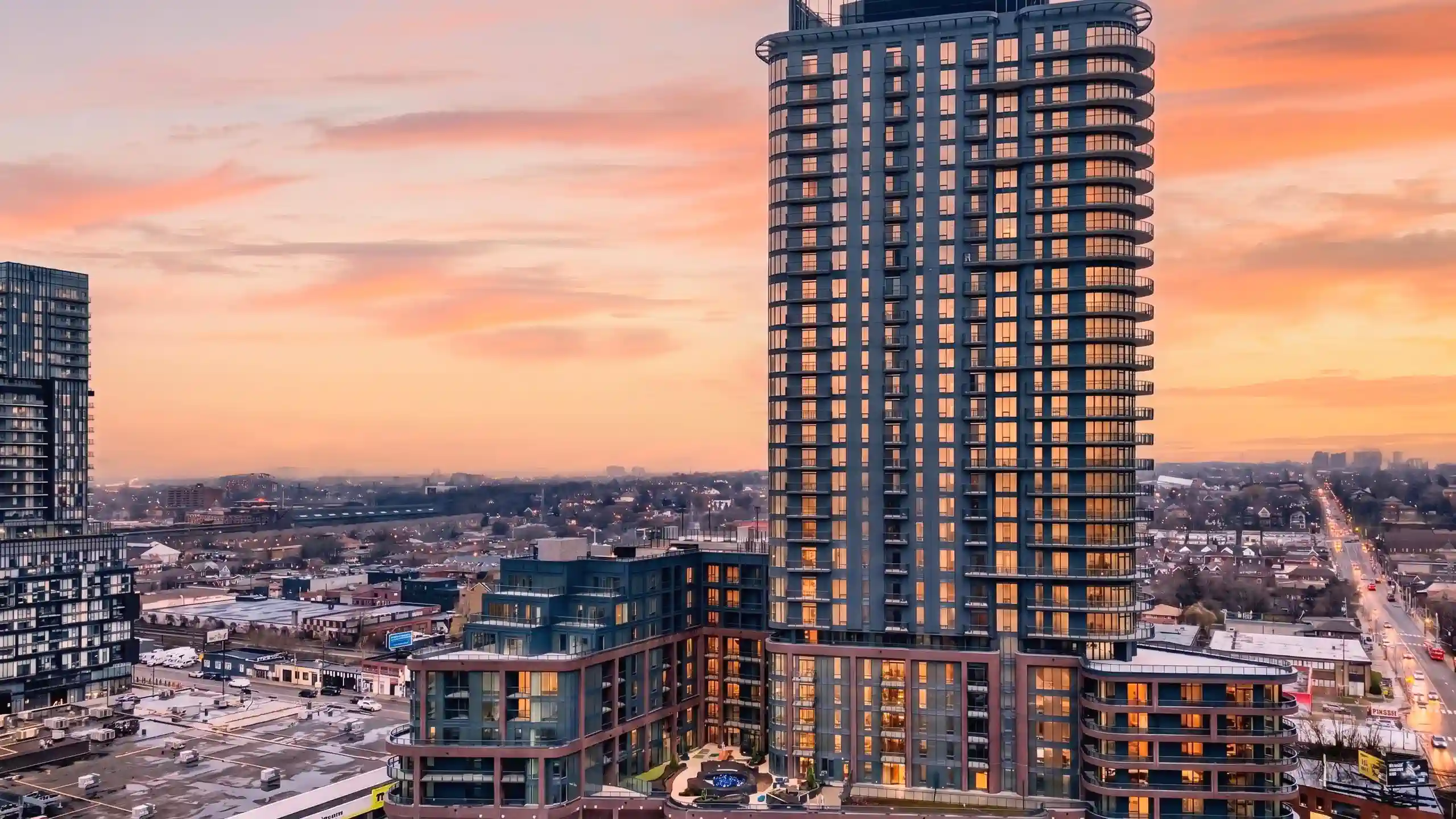 602-1185 DuPont St preview 1